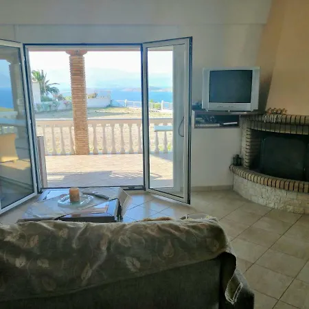 With Stunning View In Endless Blue Сasa de vacaciones